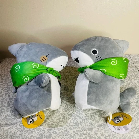 LAST ONE NWT Odekake Kozame Puppet Baby Shark 9” Plush Duo Set - Picture 2 of 8